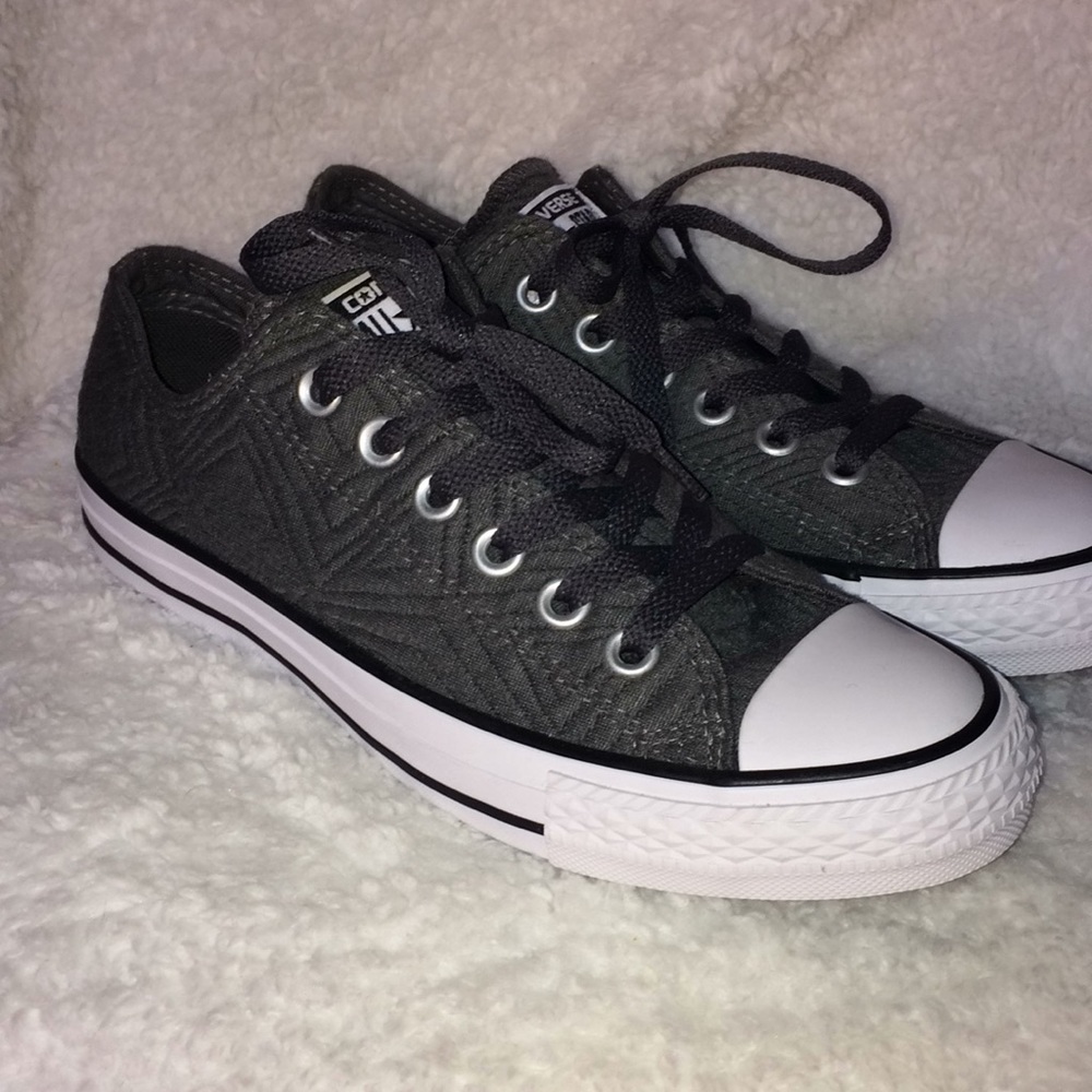 Women’s converse